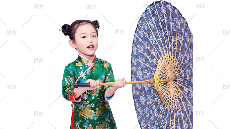 杨依诺 